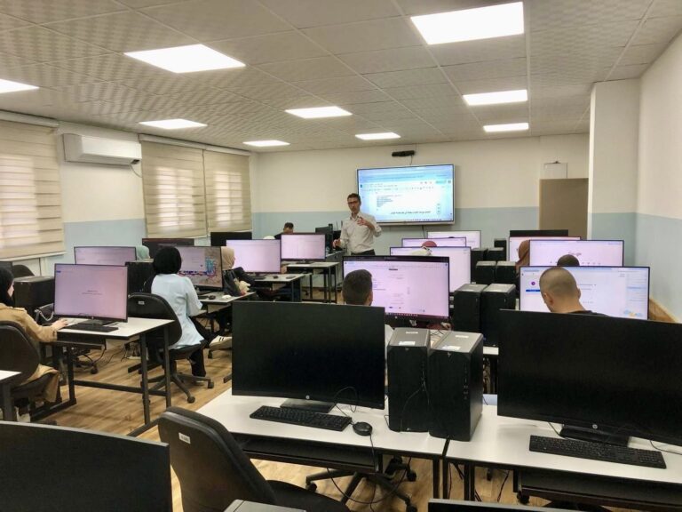 اليوم الثاني من تدريب الذكاء الاصطناعي لتطوير قدرات الشباب الفلسطيني