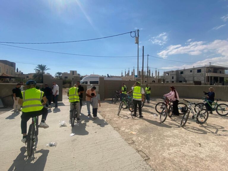 ملتقى الطلبة ينفذ نشاطًا تشبيكيًا وتطوعيًا لأعضاء الحاضنة الشبابية في أريحا